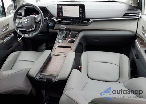 2021 Toyota Sienna Xle z USA, uszkodzony, nr VIN 5TDJRKEC7MS033301